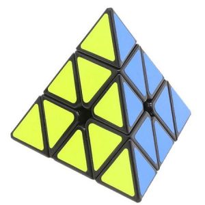 Alternative view of Cub Rubik 3×3 Pyramide, in blister, Luna